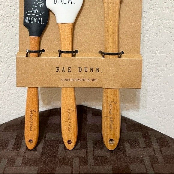 Rae Dunn Halloween 3 piece SPATULA SET - Picture 3 of 5